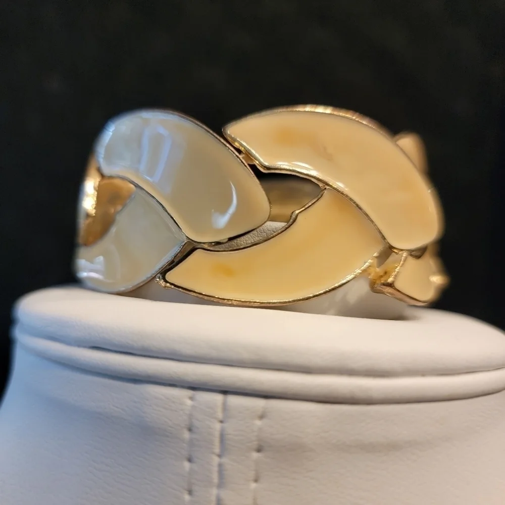 Set of 2 Vintage Enamel Painted Bracelets - Picture 10 of 15